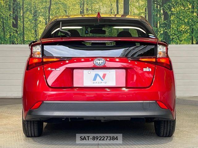 Toyota PRIUS 2019-04 7562662-14