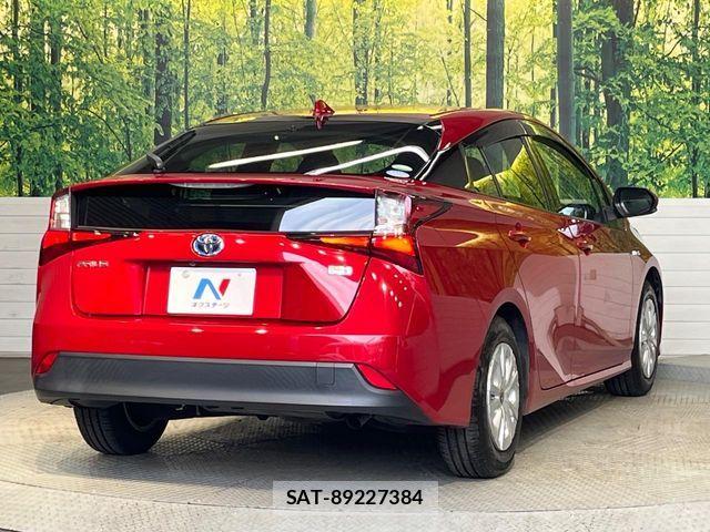 Toyota PRIUS 2019-04 7562662-16