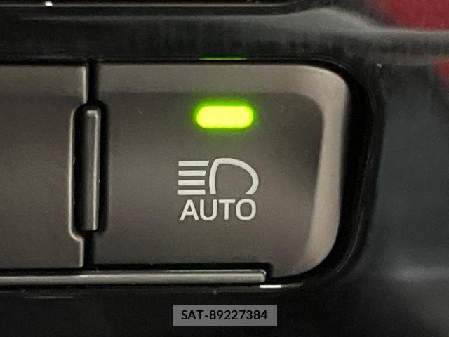 Toyota PRIUS 2019-04 7562662-6