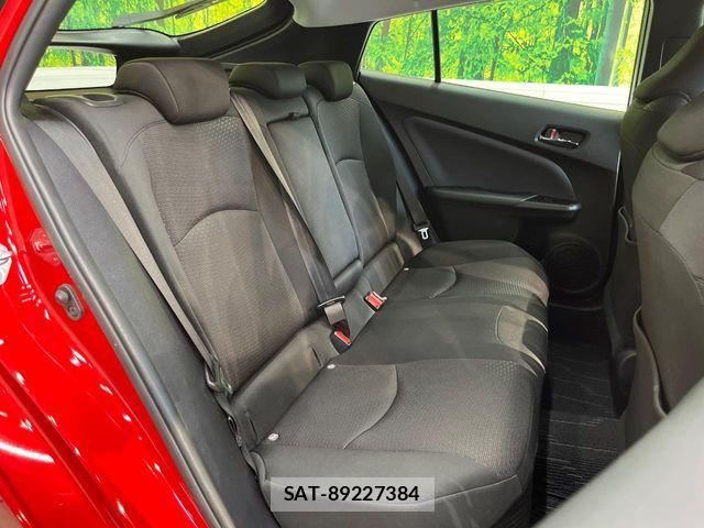 Toyota PRIUS 2019-04 7562662-8