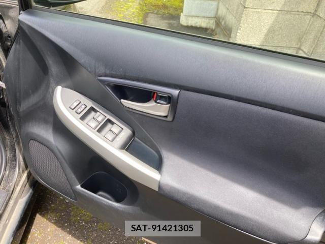 Toyota PRIUS 2013-08 7562670-10