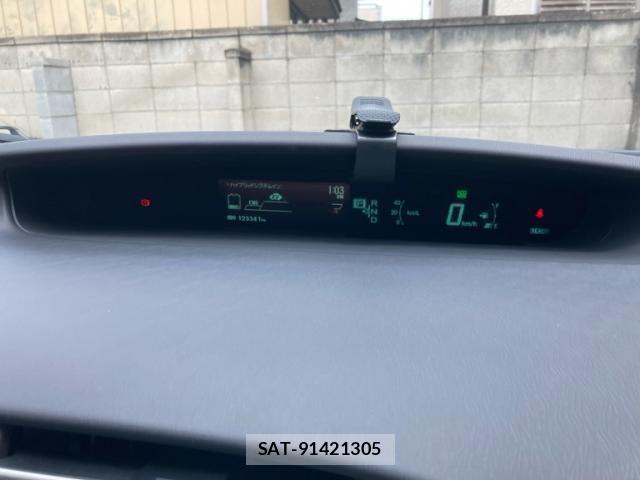 Toyota PRIUS 2013-08 7562670-14