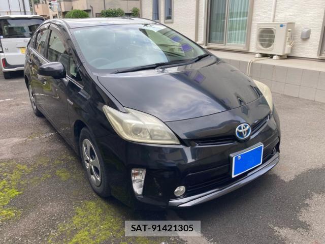 Toyota PRIUS 2013-08 7562670-1