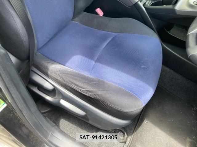 Toyota PRIUS 2013-08 7562670-18