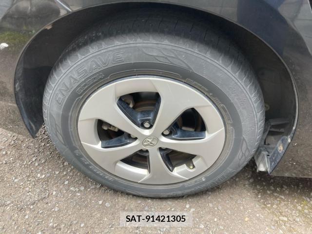 Toyota PRIUS 2013-08 7562670-5