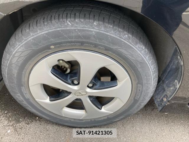 Toyota PRIUS 2013-08 7562670-7