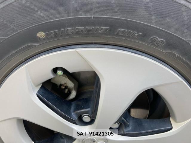 Toyota PRIUS 2013-08 7562670-8