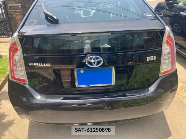 Toyota PRIUS 2012-12 7562671-4
