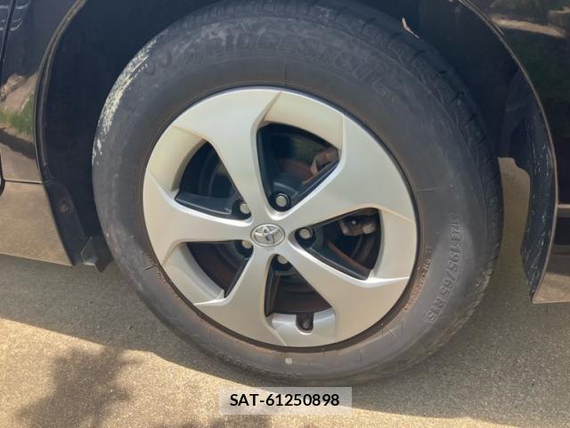 Toyota PRIUS 2012-12 7562671-8