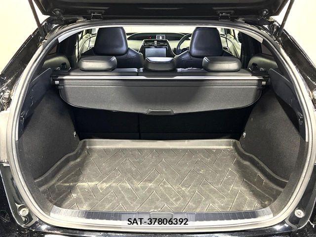 Toyota PRIUS 2019-02 7562657-10