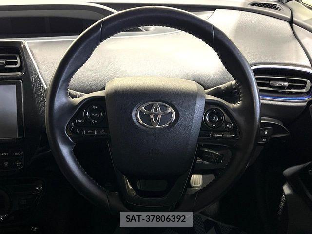 Toyota PRIUS 2019-02 7562657-12