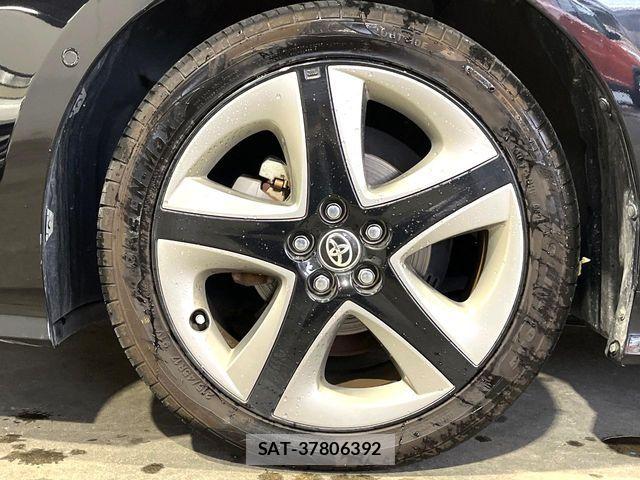 Toyota PRIUS 2019-02 7562657-14