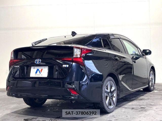 Toyota PRIUS 2019-02 7562657-18