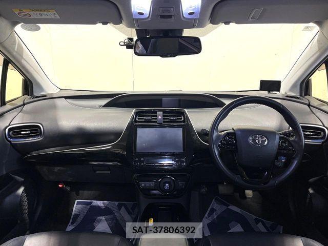 Toyota PRIUS 2019-02 7562657-1