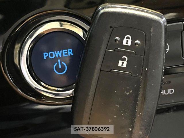 Toyota PRIUS 2019-02 7562657-7