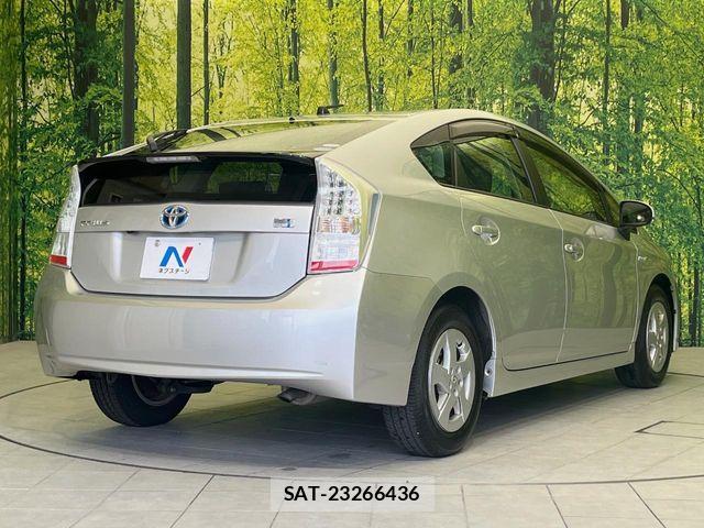 Toyota PRIUS 2010-04 7562668-16