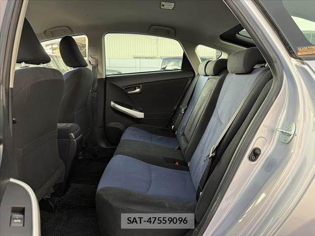 Toyota PRIUS 2015-09 7562669-18