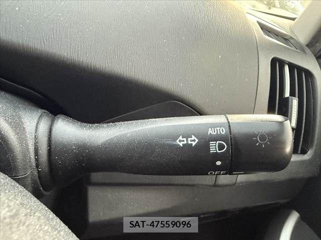 Toyota PRIUS 2015-09 7562669-22