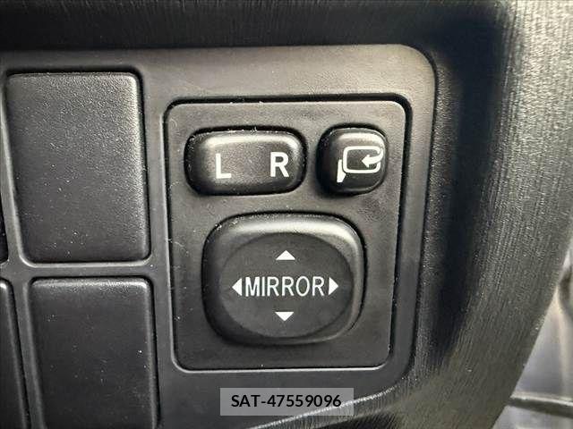 Toyota PRIUS 2015-09 7562669-28
