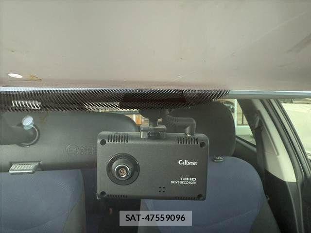 Toyota PRIUS 2015-09 7562669-5