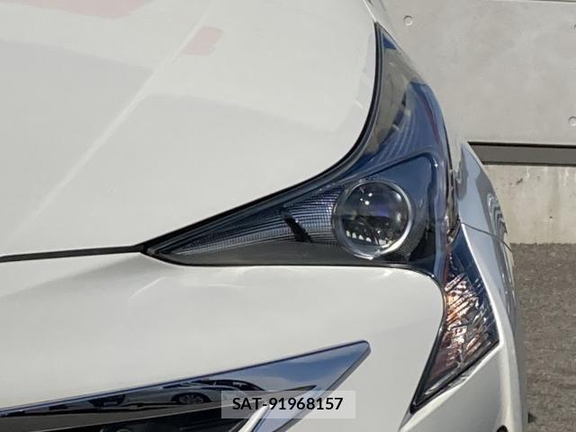 Toyota PRIUS 2017-08 7562655-10