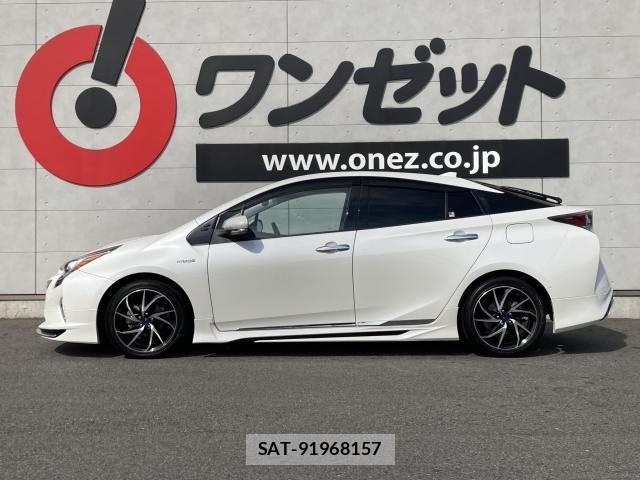 Toyota PRIUS 2017-08 7562655-19