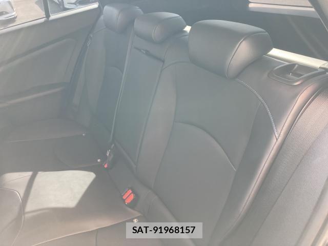 Toyota PRIUS 2017-08 7562655-26