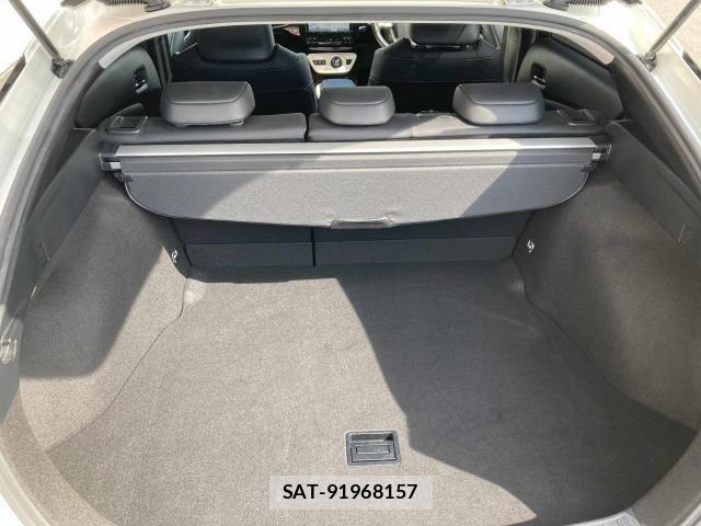 Toyota PRIUS 2017-08 7562655-27