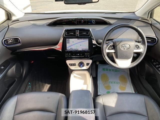 Toyota PRIUS 2017-08 7562655-2