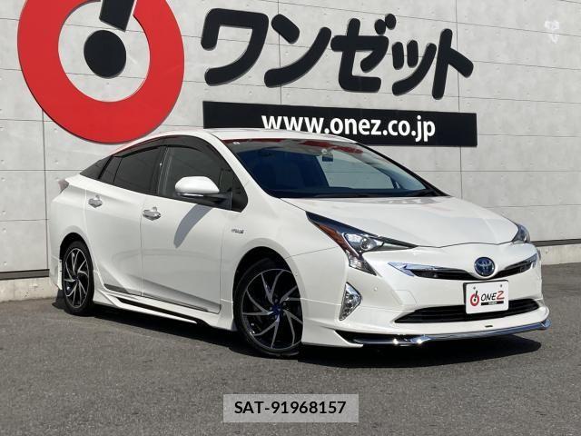 Toyota PRIUS 2017-08 7562655-3