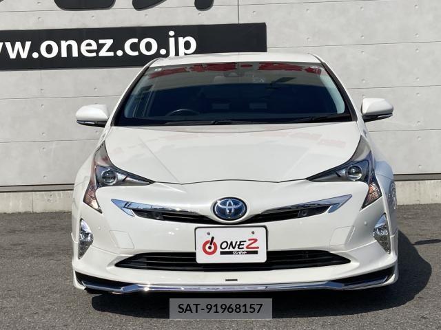 Toyota PRIUS 2017-08 7562655-5