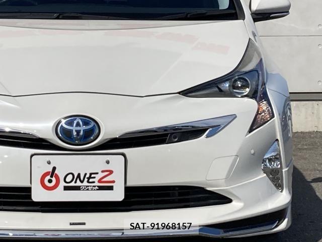Toyota PRIUS 2017-08 7562655-7