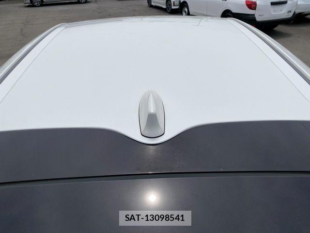 Toyota PRIUS 2016-09 7562663-10
