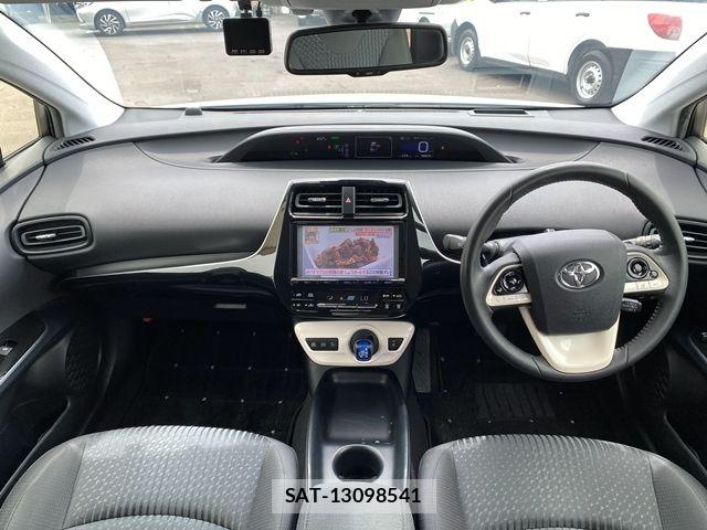 Toyota PRIUS 2016-09 7562663-11