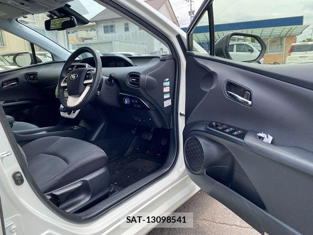 Toyota PRIUS 2016-09 7562663-12