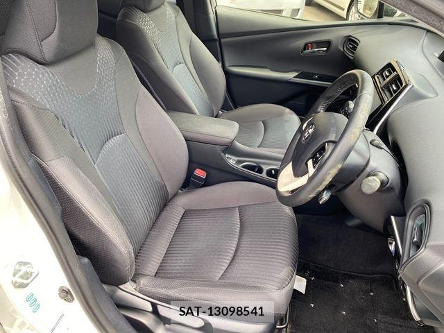 Toyota PRIUS 2016-09 7562663-13