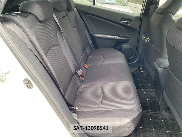 Toyota PRIUS 2016-09 7562663-16