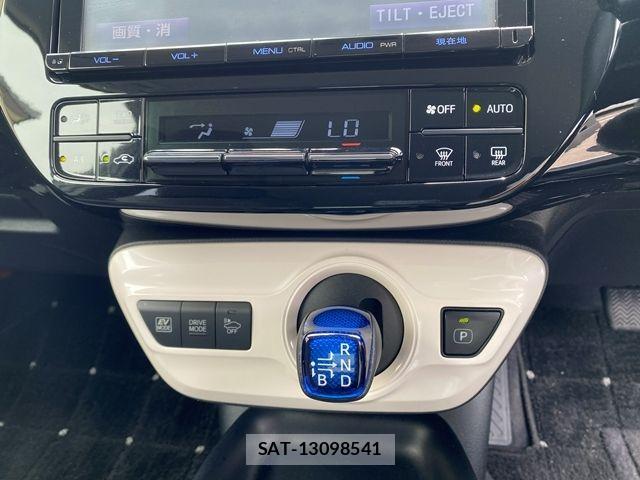 Toyota PRIUS 2016-09 7562663-21