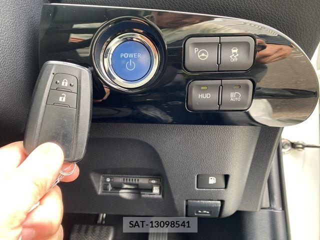 Toyota PRIUS 2016-09 7562663-22