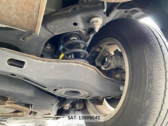 Toyota PRIUS 2016-09 7562663-27