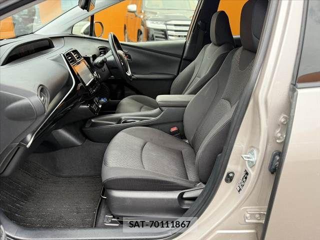 Toyota PRIUS 2017-05 7619279-16
