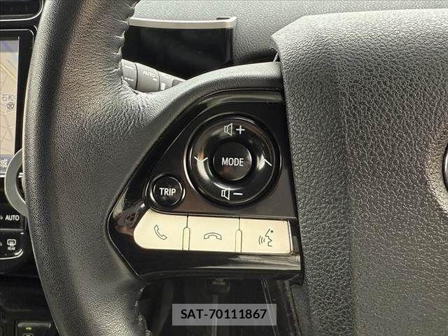 Toyota PRIUS 2017-05 7619279-23