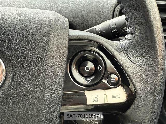 Toyota PRIUS 2017-05 7619279-24