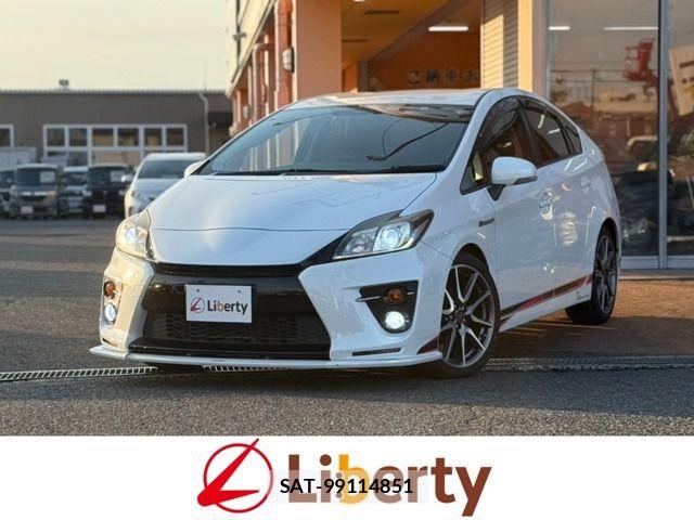 Toyota PRIUS 2014-06 7619298-0