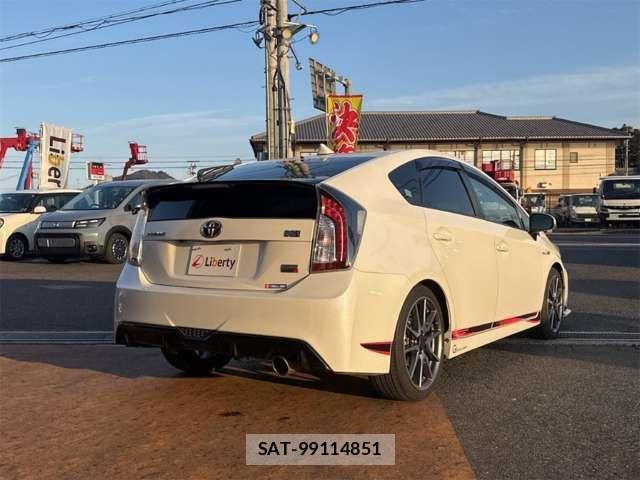 Toyota PRIUS 2014-06 7619298-9