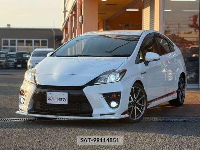 Toyota PRIUS 2014-06 7619298-4