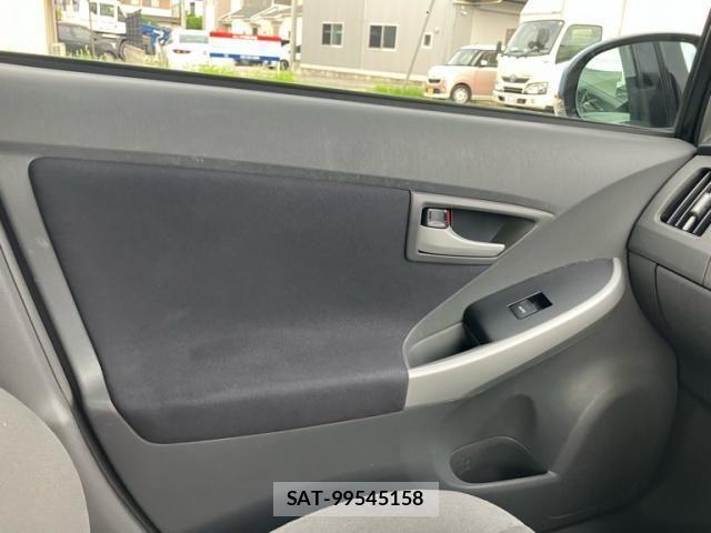 Toyota PRIUS 2011-10 7619330-14