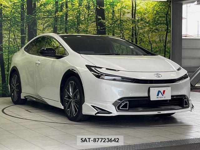 Toyota PRIUS 2025-05 7619206-15