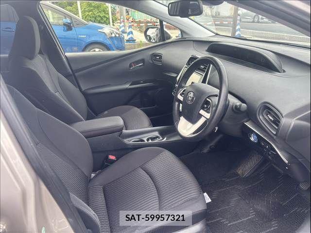 Toyota PRIUS 2017-05 7619272-10