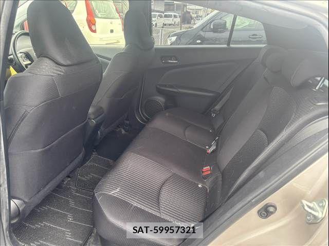 Toyota PRIUS 2017-05 7619272-13
